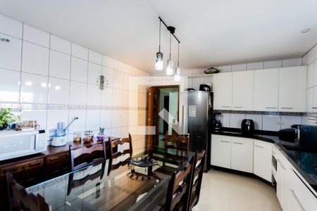 Casa à venda com 310m², 3 quartos e 7 vagasCozinha