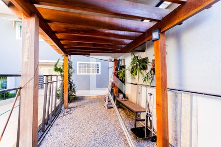 Casa à venda com 310m², 3 quartos e 7 vagasQuintal