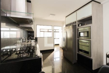 Apartamento à venda com 160m², 4 quartos e 2 vagas Apartamento à venda com 160m², 4 quartos e 2 vagasCozinha