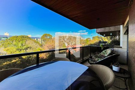 Apartamento à venda com 160m², 4 quartos e 2 vagas Apartamento à venda com 160m², 4 quartos e 2 vagasSacada