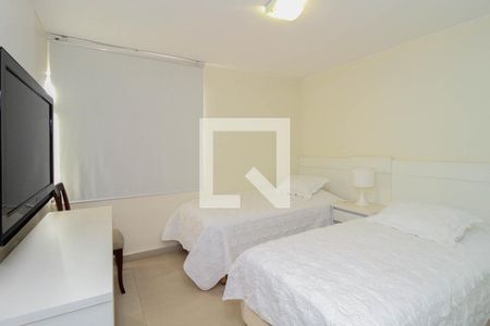 Apartamento à venda com 160m², 4 quartos e 2 vagas Apartamento à venda com 160m², 4 quartos e 2 vagasQuarto 1