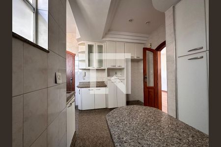 Apartamento para alugar com 222m², 5 quartos e 2 vagas Apartamento para alugar com 222m², 5 quartos e 2 vagasCozinha