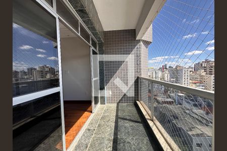 Apartamento para alugar com 222m², 5 quartos e 2 vagas Apartamento para alugar com 222m², 5 quartos e 2 vagasvaranda