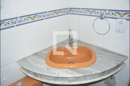 Casa para alugar com 160m², 5 quartos e 3 vagasQuarto 3 com banheiro