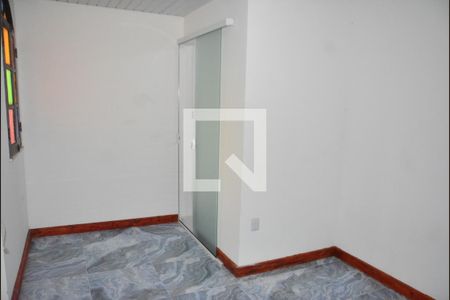 Casa para alugar com 160m², 5 quartos e 3 vagasQuarto 3 com banheiro
