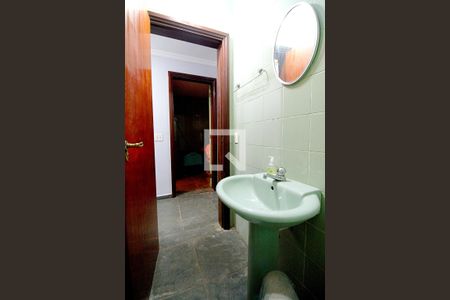 Casa para alugar com 450m², 4 quartos e 8 vagas Casa para alugar com 450m², 4 quartos e 8 vagasBanheiro de serviço