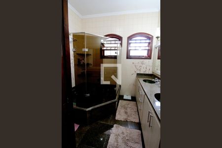 Casa para alugar com 450m², 4 quartos e 8 vagas Casa para alugar com 450m², 4 quartos e 8 vagasBanheiro da Suíte 4