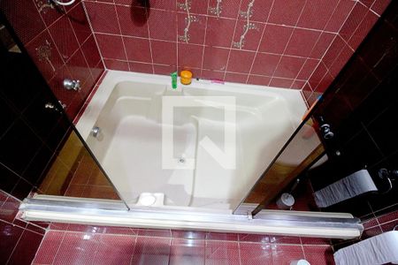 Casa para alugar com 450m², 4 quartos e 8 vagas Casa para alugar com 450m², 4 quartos e 8 vagasBanheiro da Suíte 1