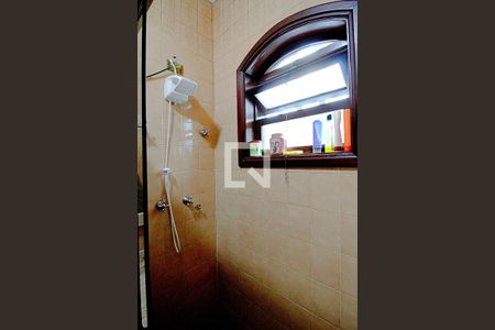 Casa para alugar com 450m², 4 quartos e 8 vagas Casa para alugar com 450m², 4 quartos e 8 vagasBanheiro da Suíte 2