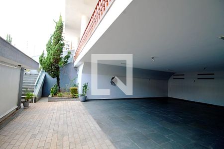 Casa para alugar com 450m², 4 quartos e 8 vagas Casa para alugar com 450m², 4 quartos e 8 vagasGaragem