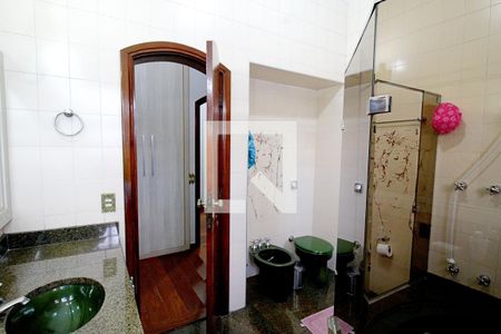 Casa para alugar com 450m², 4 quartos e 8 vagas Casa para alugar com 450m², 4 quartos e 8 vagasBanheiro da Suíte 4