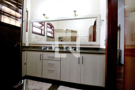 Casa para alugar com 450m², 4 quartos e 8 vagas Casa para alugar com 450m², 4 quartos e 8 vagasBanheiro da Suíte 4