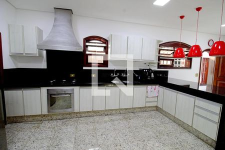 Casa para alugar com 450m², 4 quartos e 8 vagas Casa para alugar com 450m², 4 quartos e 8 vagasCozinha