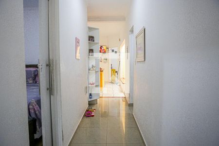 Casa à venda com 170m², 2 quartos e 8 vagas Casa à venda com 170m², 2 quartos e 8 vagasCorredor