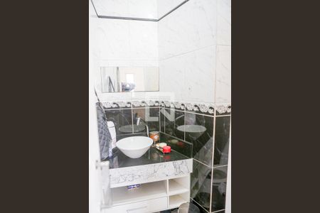 Casa à venda com 170m², 2 quartos e 8 vagas Casa à venda com 170m², 2 quartos e 8 vagasLavabo