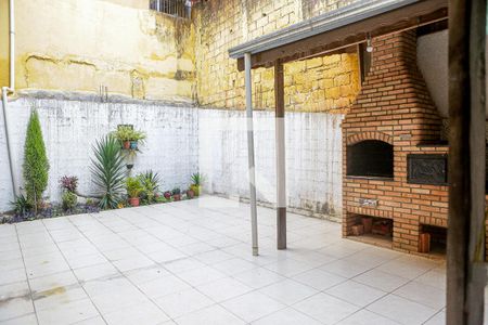 Casa à venda com 170m², 2 quartos e 8 vagas Casa à venda com 170m², 2 quartos e 8 vagasChurrasqueira