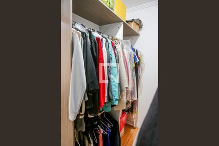 Casa à venda com 170m², 2 quartos e 8 vagas Casa à venda com 170m², 2 quartos e 8 vagasCloset Suíte 2