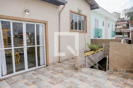 Casa à venda com 170m², 2 quartos e 8 vagas Casa à venda com 170m², 2 quartos e 8 vagasQuintal