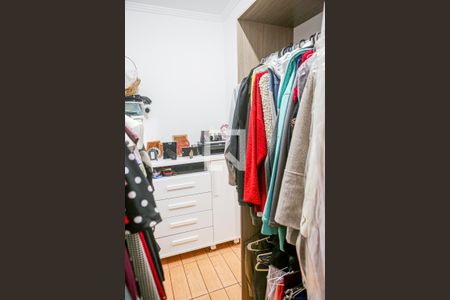 Casa à venda com 170m², 2 quartos e 8 vagas Casa à venda com 170m², 2 quartos e 8 vagasCloset Suíte 2