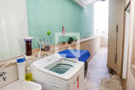 Casa à venda com 170m², 2 quartos e 8 vagas Casa à venda com 170m², 2 quartos e 8 vagasÁrea de Serviço