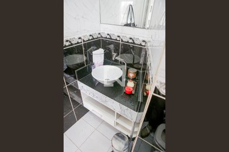 Casa à venda com 170m², 2 quartos e 8 vagas Casa à venda com 170m², 2 quartos e 8 vagasLavabo