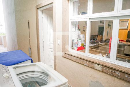 Casa à venda com 170m², 2 quartos e 8 vagas Casa à venda com 170m², 2 quartos e 8 vagasÁrea de Serviço