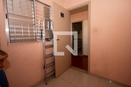 Apartamento à venda com 214m², 2 quartos e 4 vagas Apartamento à venda com 214m², 2 quartos e 4 vagasQuarto de Serviço