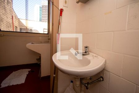 Apartamento à venda com 214m², 2 quartos e 4 vagas Apartamento à venda com 214m², 2 quartos e 4 vagasBanheiro de Serviço