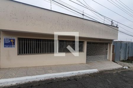 Casa para alugar com 150m², 4 quartos e 3 vagasFachada