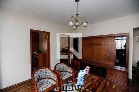 Sala de casa para alugar com 4 quartos, 150m² em Parque Sevilha, São Paulo