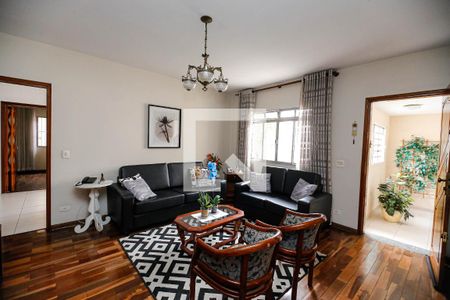 Sala de casa para alugar com 4 quartos, 150m² em Parque Sevilha, São Paulo