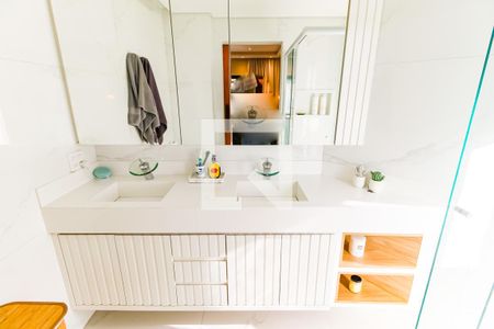 Apartamento à venda com 84m², 1 quarto e 2 vagasBanheiro da Suíte