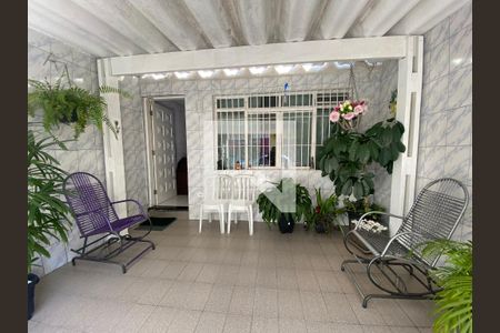 Casa à venda com 80m², 2 quartos e 2 vagasGaragem