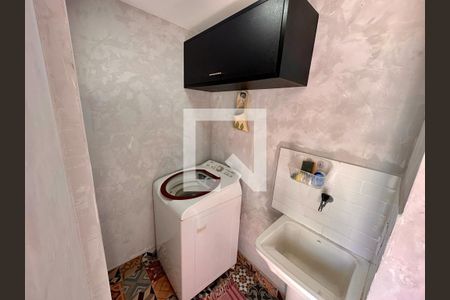 Apartamento à venda com 176m², 3 quartos e 1 vaga Apartamento à venda com 176m², 3 quartos e 1 vagaCozinha e Área de Serviço