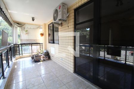 Apartamento à venda com 93m², 2 quartos e 3 vagasVaranda da Sala