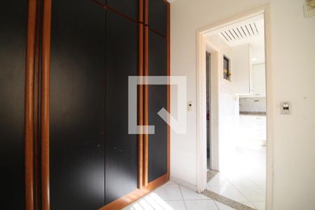 Apartamento à venda com 93m², 2 quartos e 3 vagasQuarto de Serviço