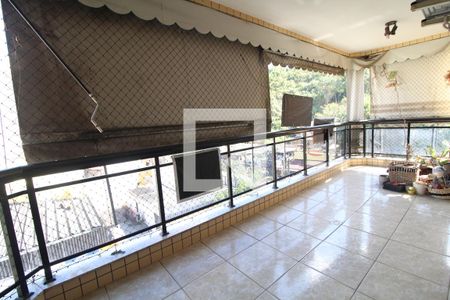 Apartamento à venda com 93m², 2 quartos e 3 vagasVaranda da Sala