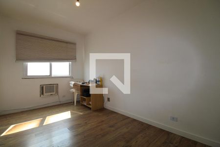 Apartamento à venda com 93m², 2 quartos e 3 vagasSuíte