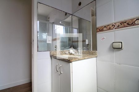 Apartamento à venda com 93m², 2 quartos e 3 vagasBanheiro da Suíte