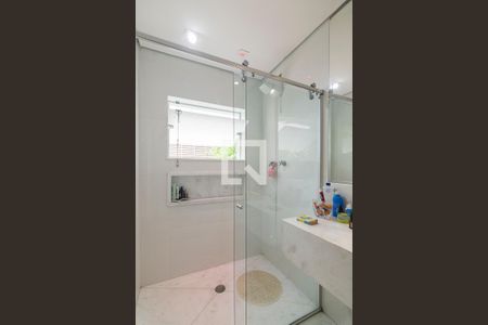 Casa à venda com 350m², 3 quartos e 4 vagasBanheiro da Suíte