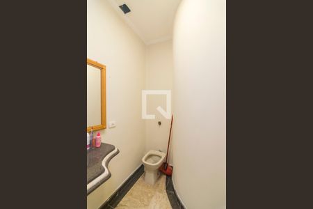 Casa à venda com 350m², 3 quartos e 4 vagasBanheiro Social 