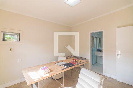 Casa à venda com 350m², 3 quartos e 4 vagasSuíte