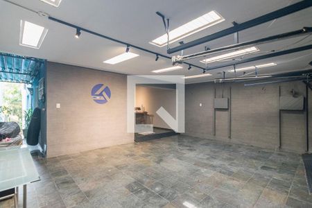 Casa à venda com 350m², 3 quartos e 4 vagasGaragem