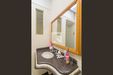 Casa à venda com 350m², 3 quartos e 4 vagasBanheiro Social 