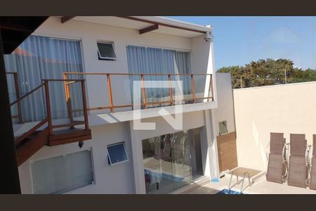 Casa à venda com 218m², 4 quartos e 4 vagas