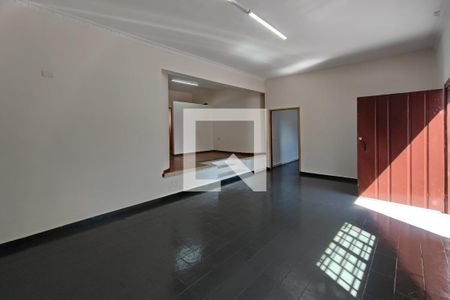 Sala de Estar de casa para alugar com 2 quartos, 160m² em Vila Pompéia, Campinas