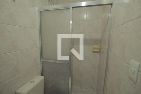 Banheiro de casa de condomínio para alugar com 1 quarto, 48m² em São José, Canoas