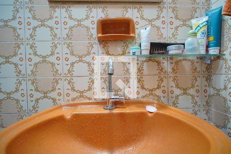 Casa à venda com 109m², 3 quartos e 6 vagasBanheiro 