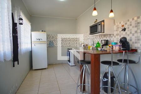 Casa à venda com 109m², 3 quartos e 6 vagasCozinha 