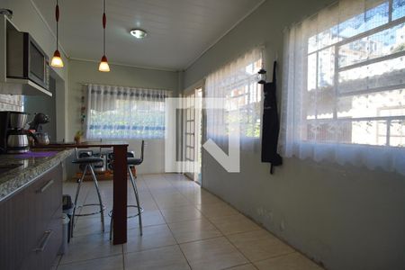 Casa à venda com 109m², 3 quartos e 6 vagasCozinha 